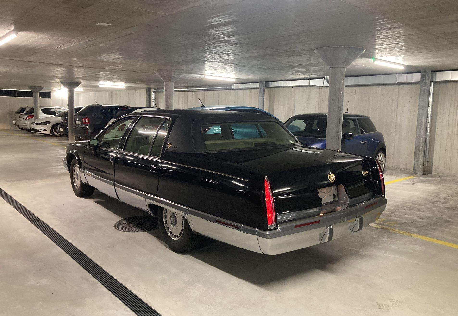 Example Cadillac Fleetwood Diplomatic Car UAE