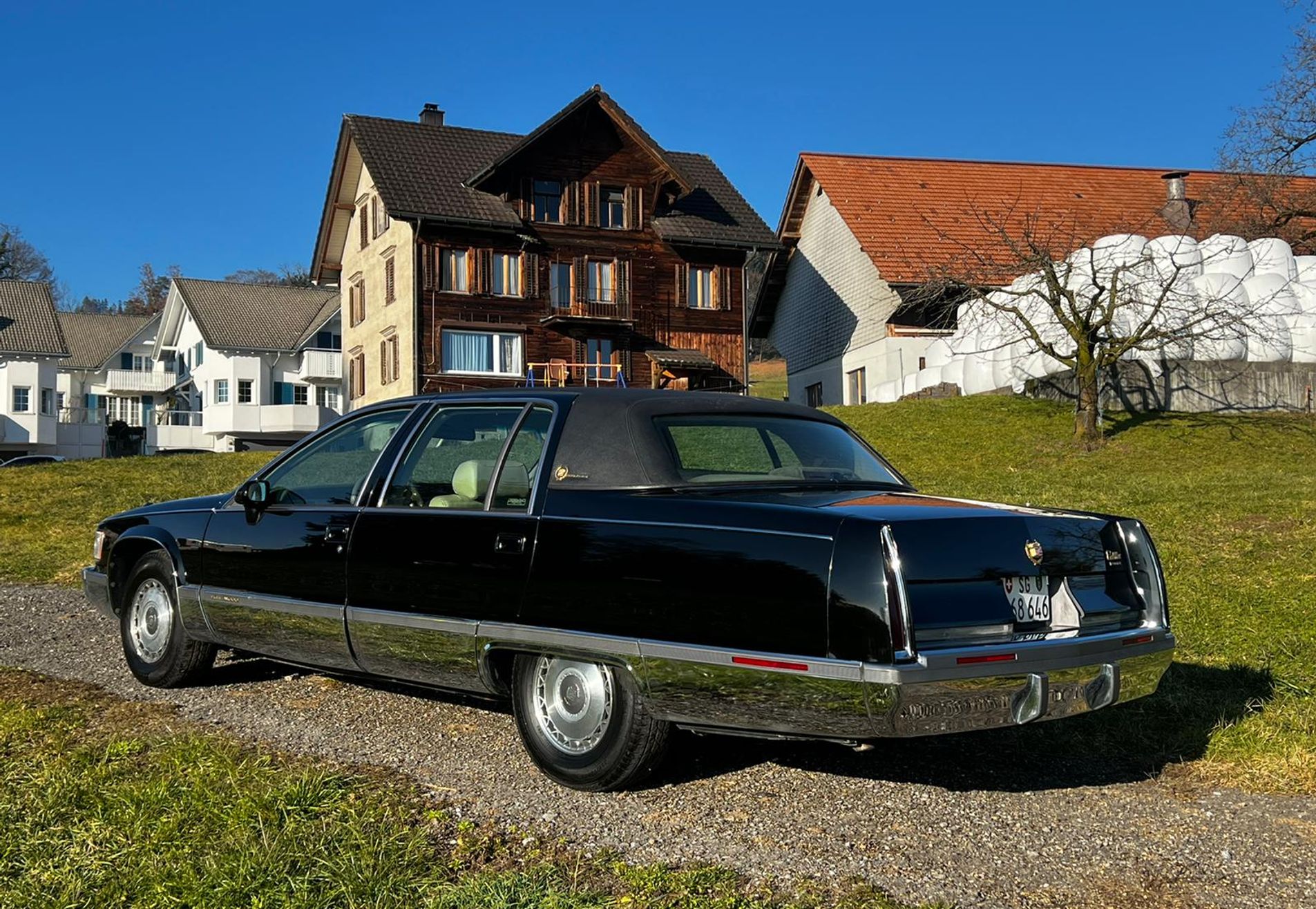 Example Cadillac Fleetwood Diplomatic Car UAE